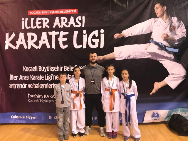 Bilecikli 5 Karateciden 5 Madalya