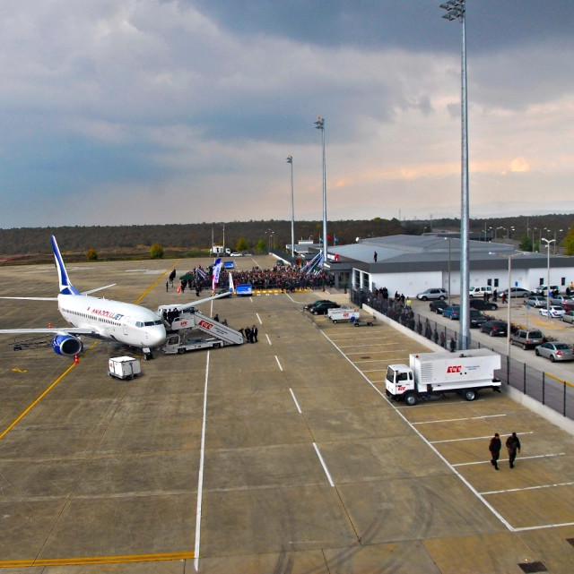 Cengiz Topel Havalimanı Bir Ayda 5 Bin Kişiye Hizmet Verdi