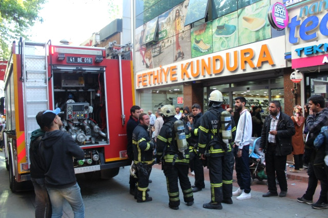 Elektrik Kontağındaki Kısa Devre İtfaiyeyi Harekete Geçirdi