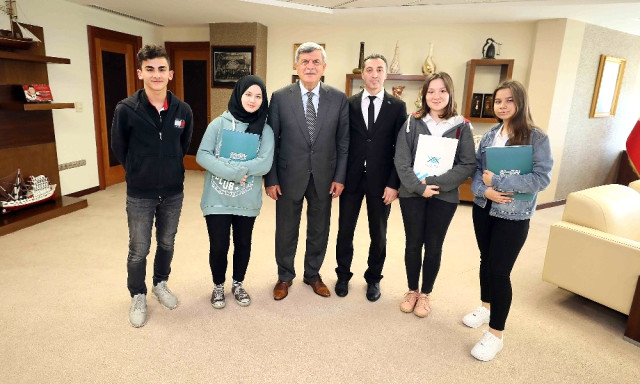 Başkan Karaosmanoğlu: ‘Gelecek Genç Bilgelerin Olacak”