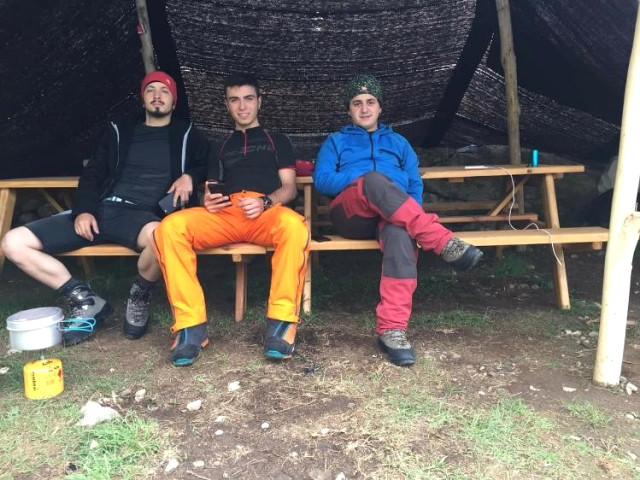 3 Dağcı, 3 Bin 500 Metrede Yoğun Sis Nedeniyle Mahsur Kaldı Ekipler Seferber Oldu!