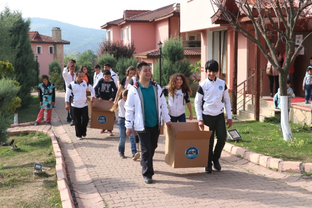 Özel Öğrencilerden Afrin’deki Kardeşlerine Destek