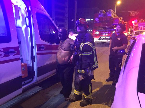 Sabaha Karşı Evde Çıkan Yangında Baba ve Oğlu Yaralandı