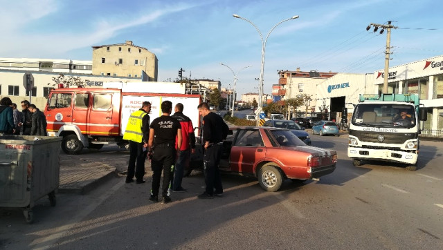 Gebze’de İki Otomobil Çarpıştı: 2 Yaralı