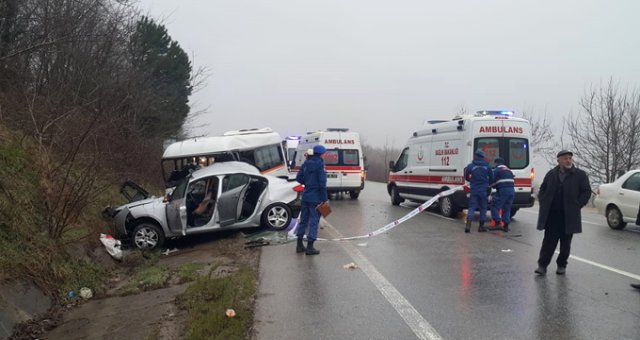 Öğrenci Servisiyle Otomobil Çarpıştı: 1 Ölü, 9 Yaralı