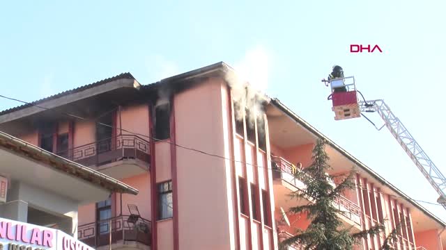 Kocaeli Apartmanda Çıkan Yangın Korkuttu