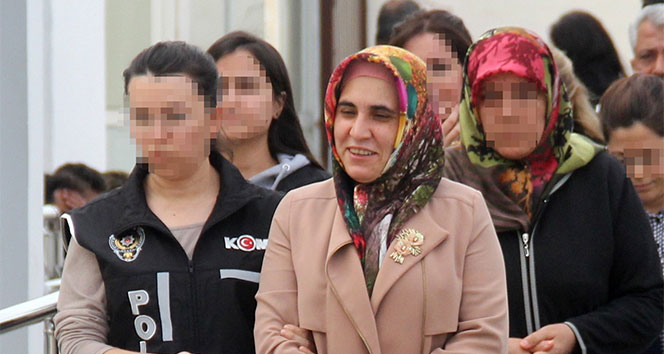 FETÖ’nün ablası gülerek gittiği adliyede tutuklandı