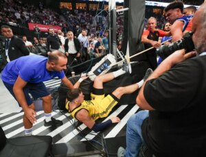 Fenerbahçe Beko, Anadolu Efes’i Deplasmanda Yendi